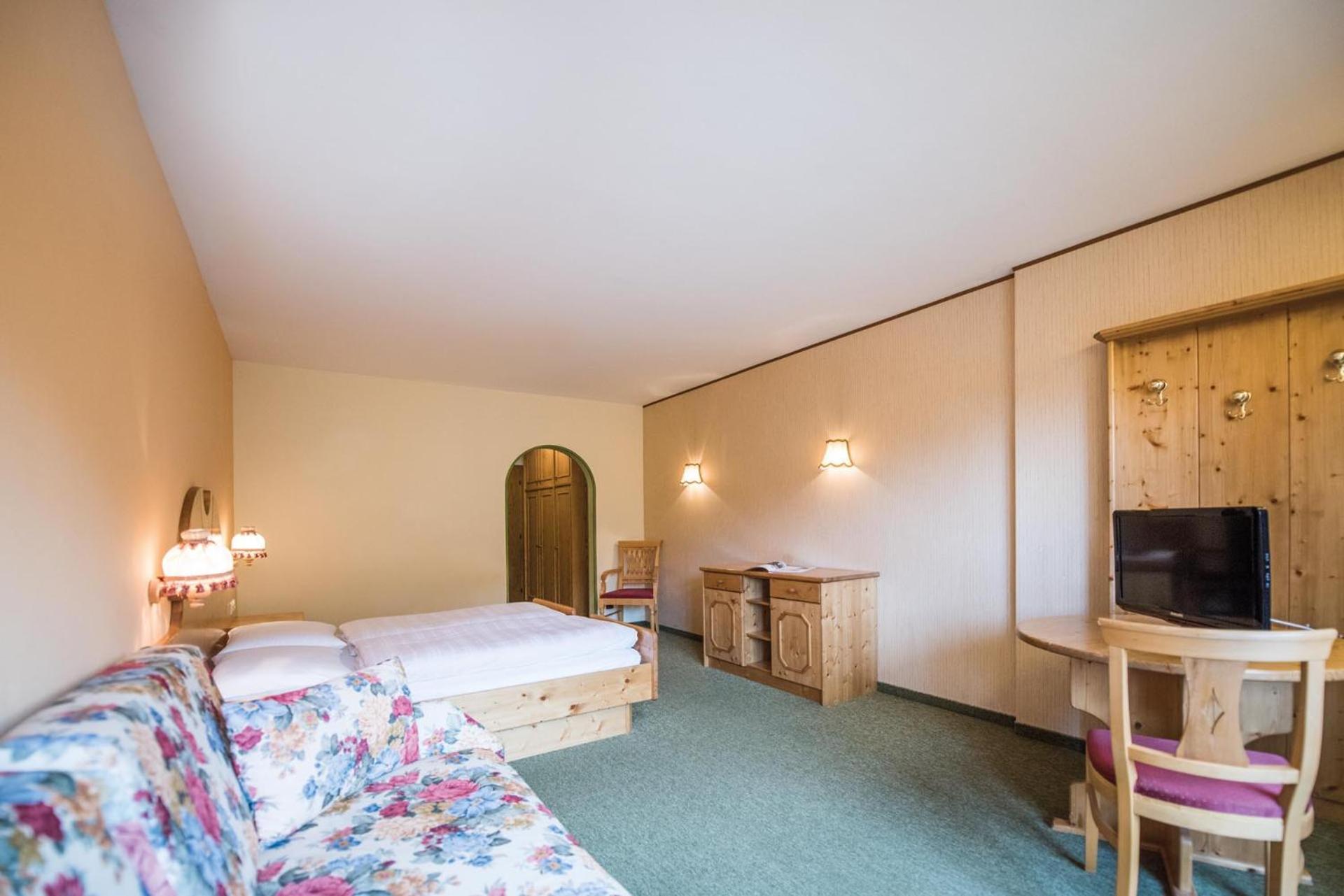 Hotel Edelweiss Braies  Esterno foto
