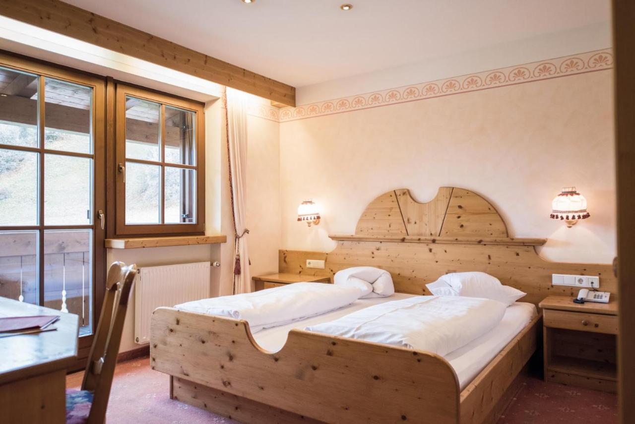 Hotel Edelweiss Braies  Esterno foto